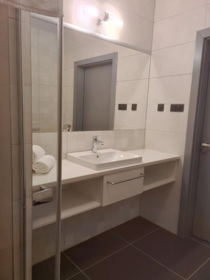 Hotel Port 2000 Тожим Экстерьер фото